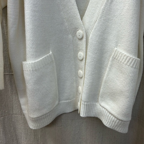 Pacific Place Plus /Off White/ NWOT V- Neck/ button down / pockets/ size 1X - Picture 3 of 11